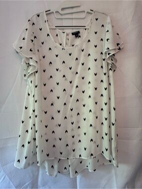 Torrid White Short-Sleeve Patterned Blouse